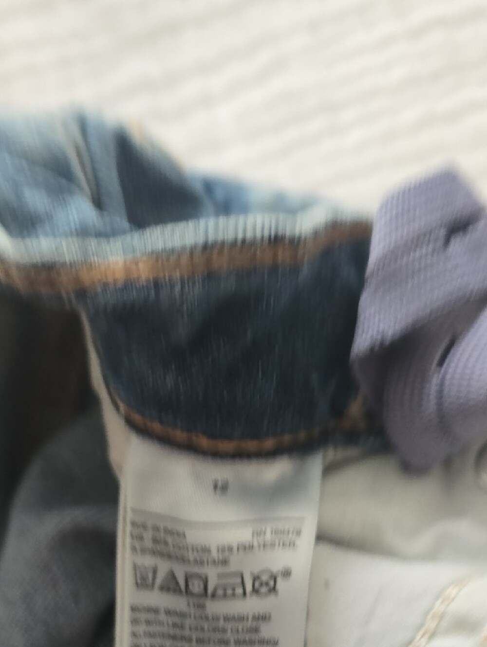 Old Navy Girls Straight Denim Jeans in Light Blue Wash - Picture 3 of 4